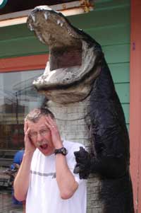 Giant alligator grabs Pat, WA0TDA