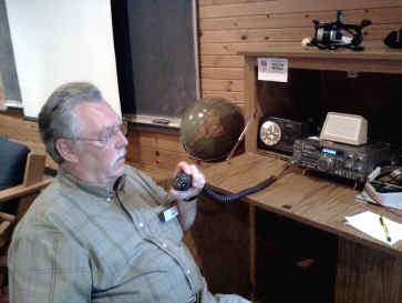 Bill, N0CIC, checks out the venerable Kenwood TS-440 at Courage North, in the Op Skills room.